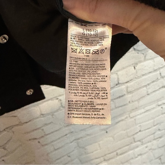 Old Navy kids black bomber jacket - Picture 4 of 5